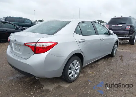 2015 Toyota Corolla Le z USA, uszkodzony, nr VIN 5YFBURHE5FP350207